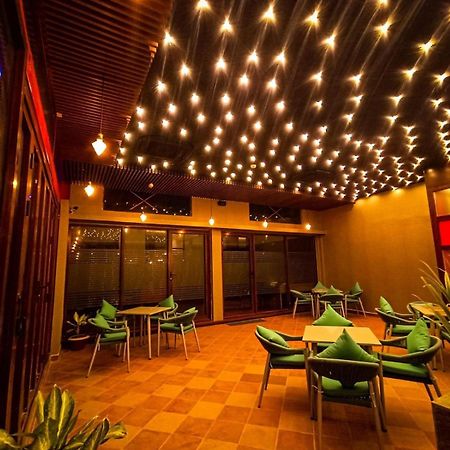 Hotel Royal Cox'S Bazar Esterno foto