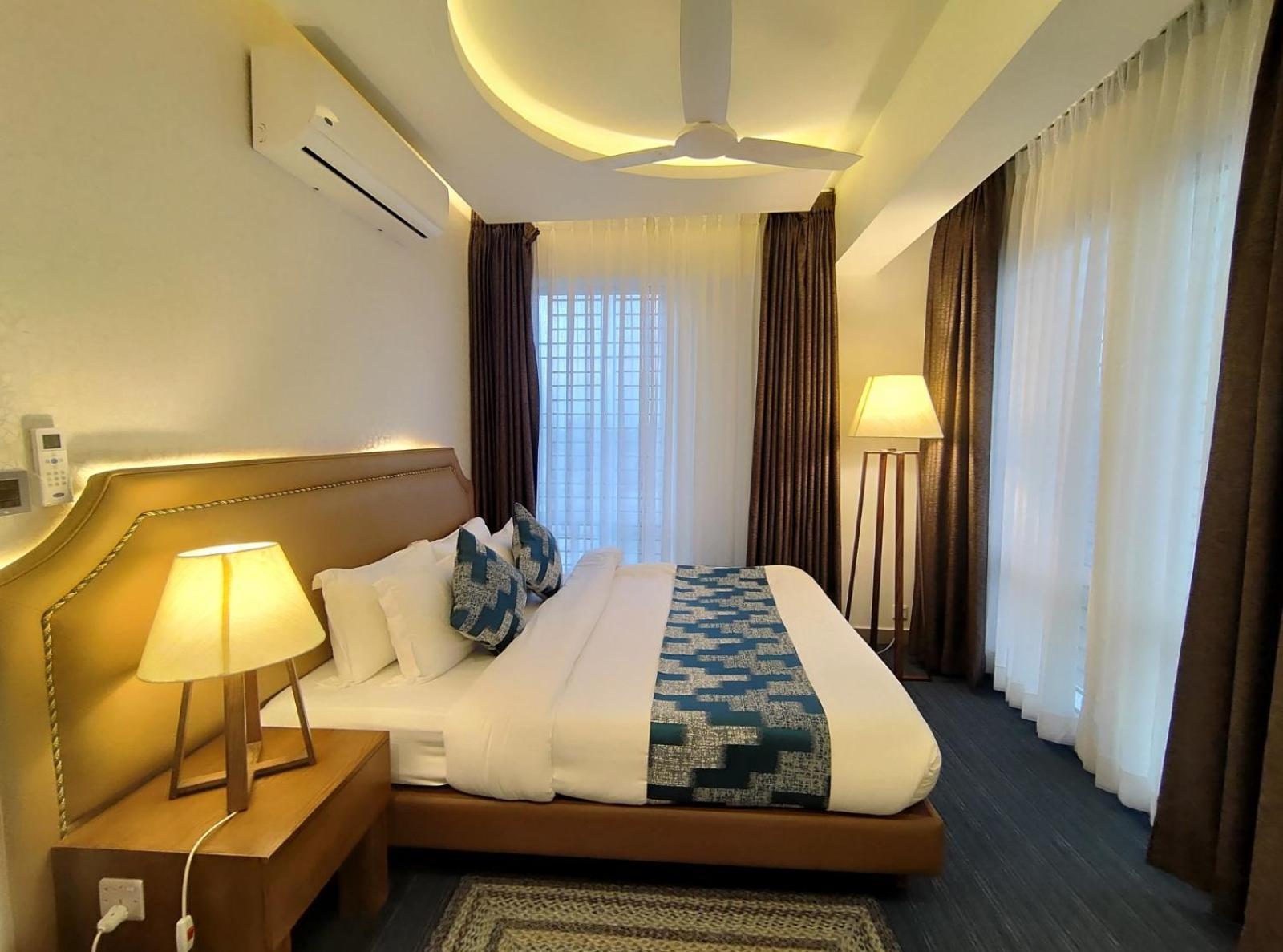 Hotel Royal Cox'S Bazar Esterno foto