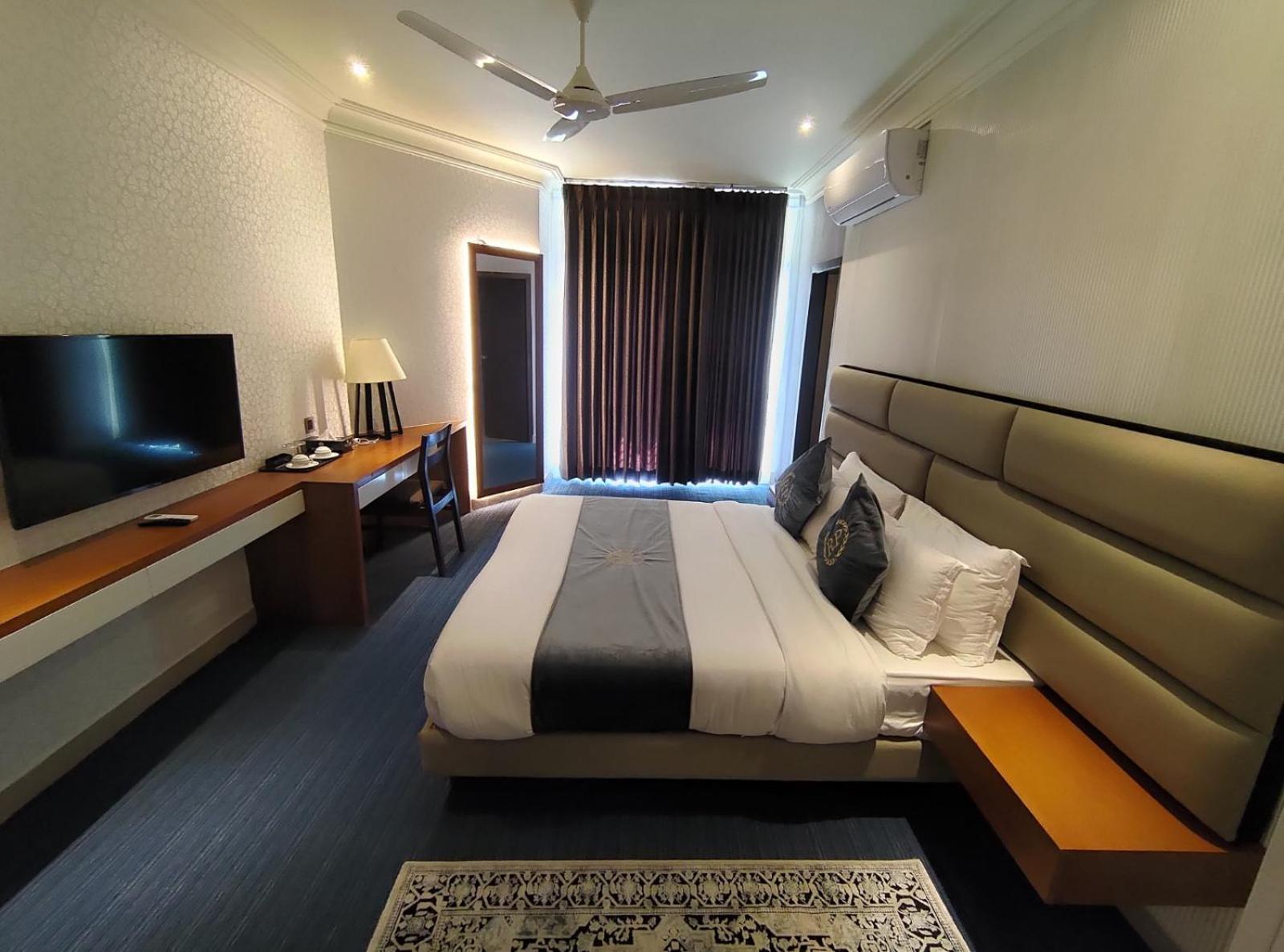 Hotel Royal Cox'S Bazar Esterno foto